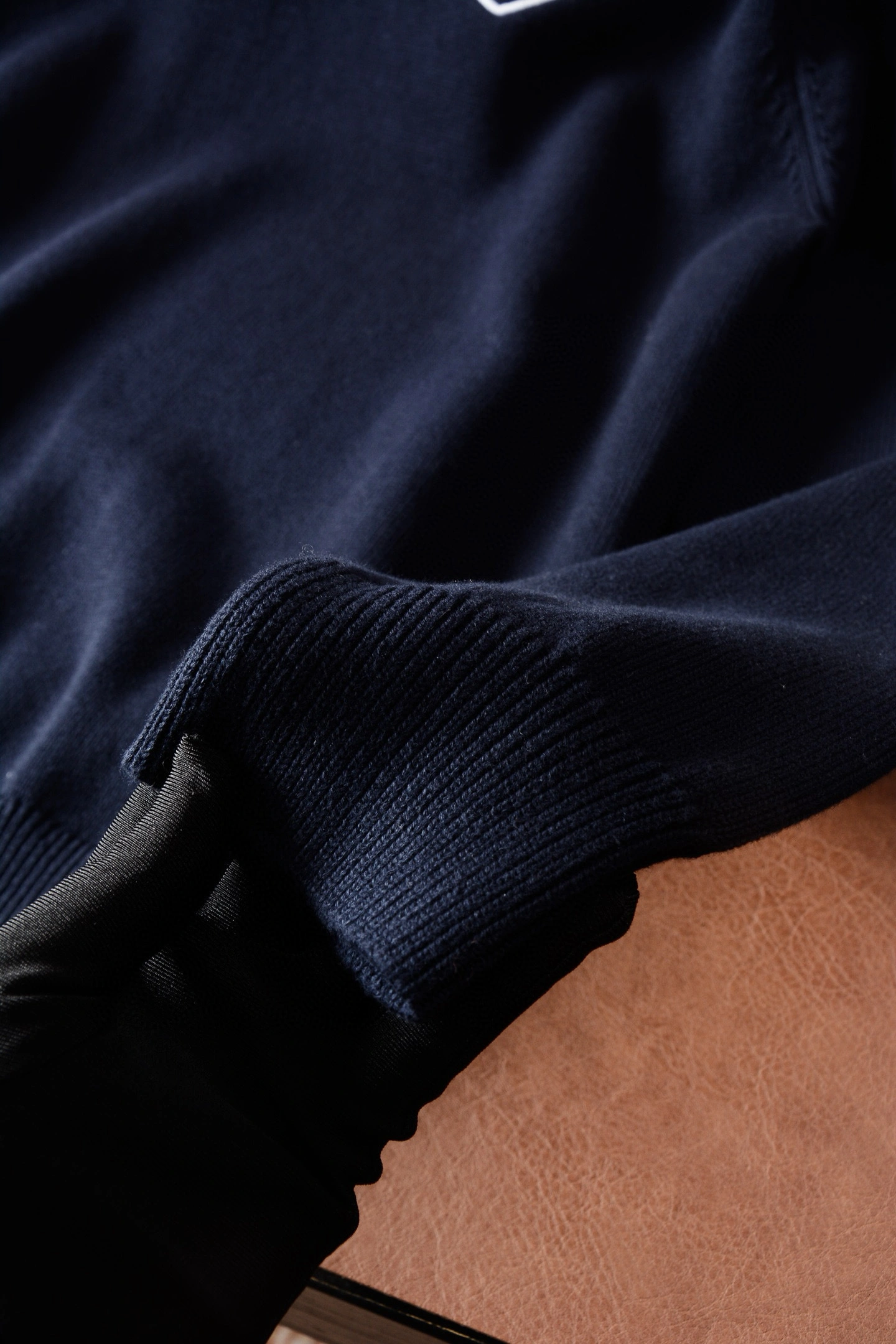 wg.luxury- 8V embroidery Cotton cashmere item:E-F020I2005